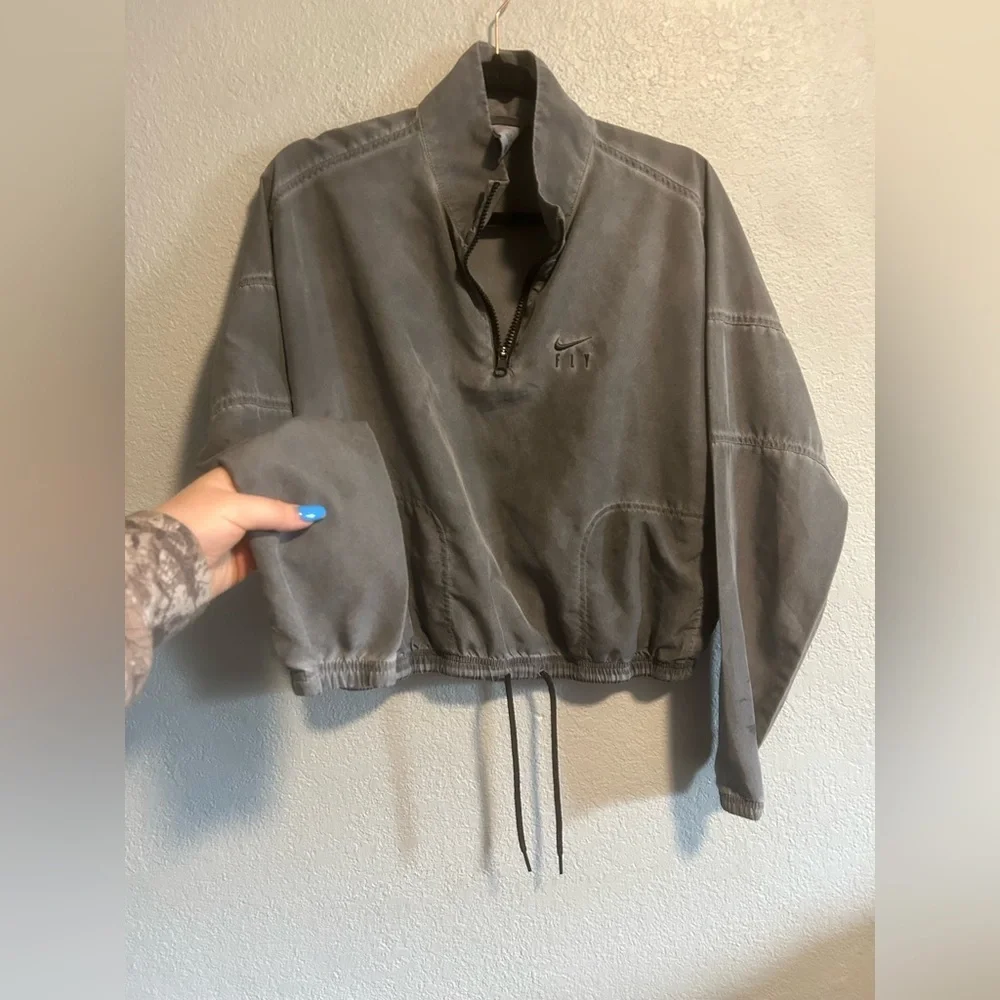 Nike fly half zip windbreaker pullover